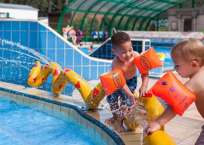 Oostappen Bv Kompleks wypoczynkowy 3*