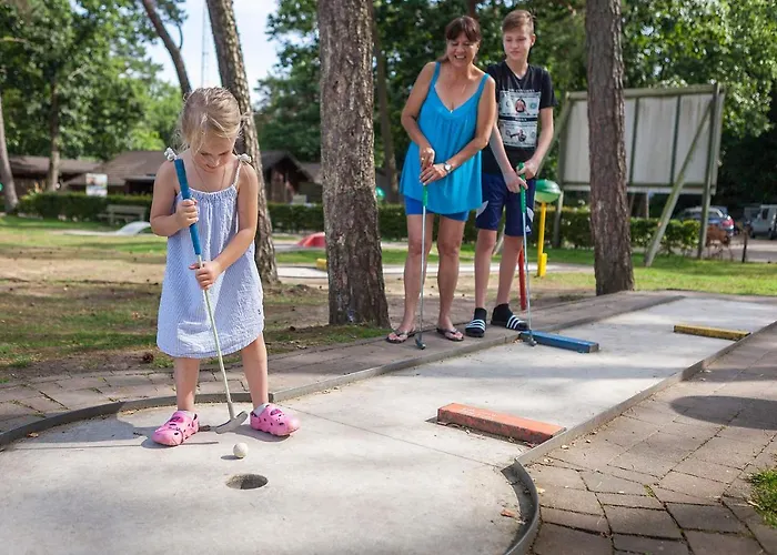 우스타펜 바칸티에파크 3*